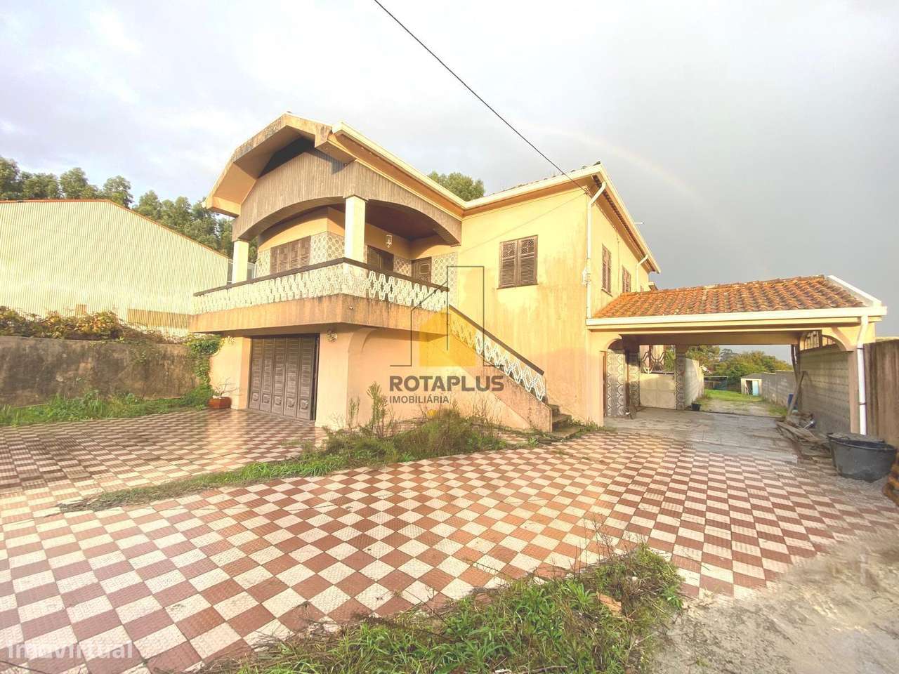 Moradia com terreno Castêlo da Maia-0