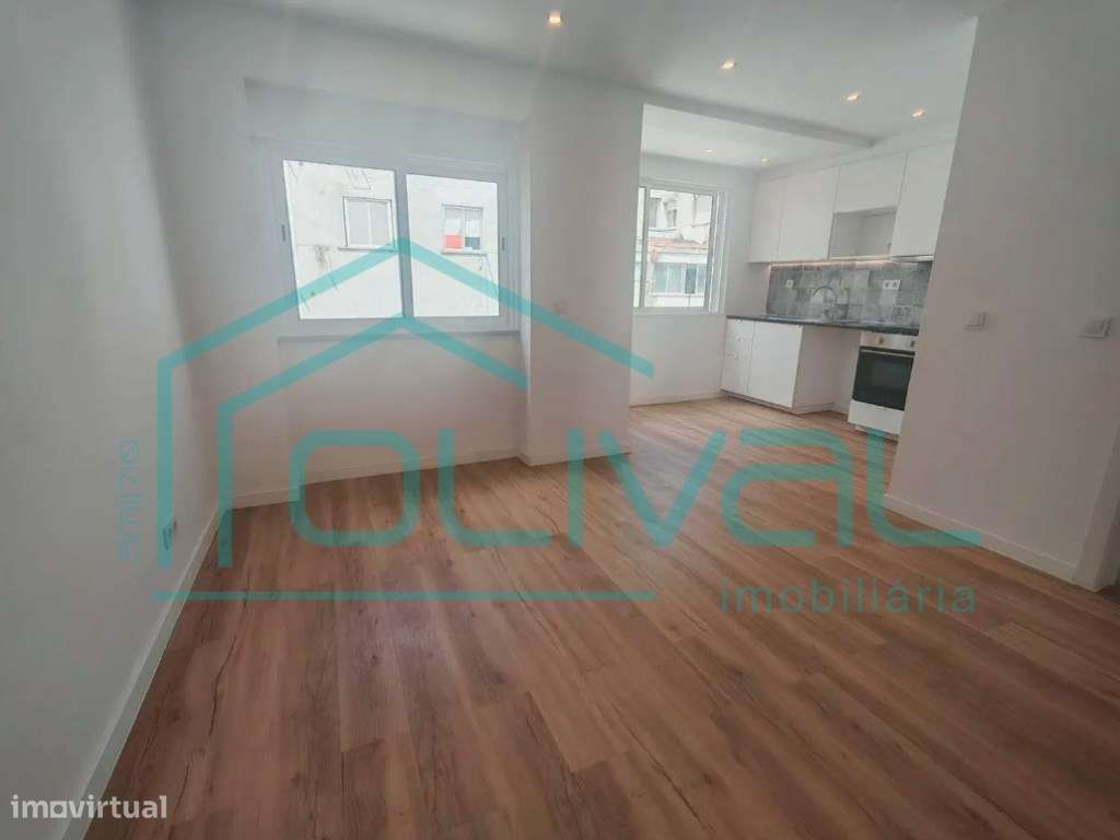 Apartamento T2 à venda na Centro de Queluz-3