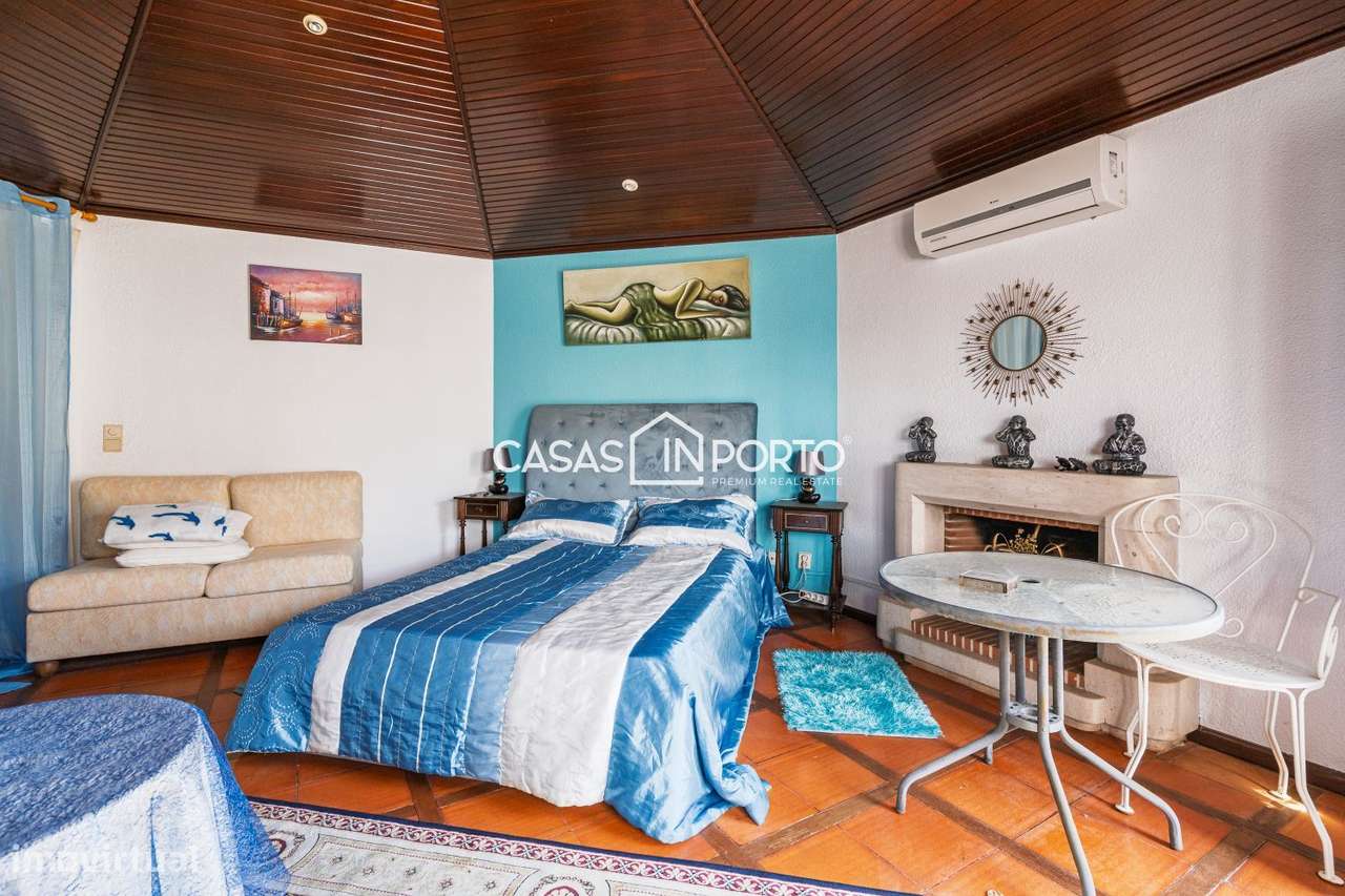 Moradia V5 - Estilo Americano com Piscina e Campo de Ténis – Entre-44