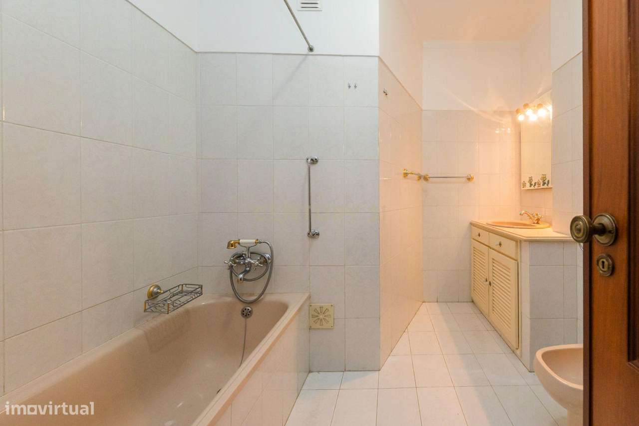 Excelente T4 c/Box | São Domingos de Rana-19