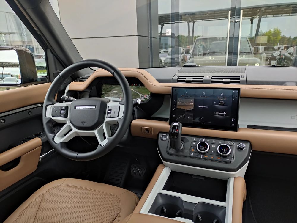 Land-Rover Defender 3.0 Diesel 250 KM — zdjęcie 6