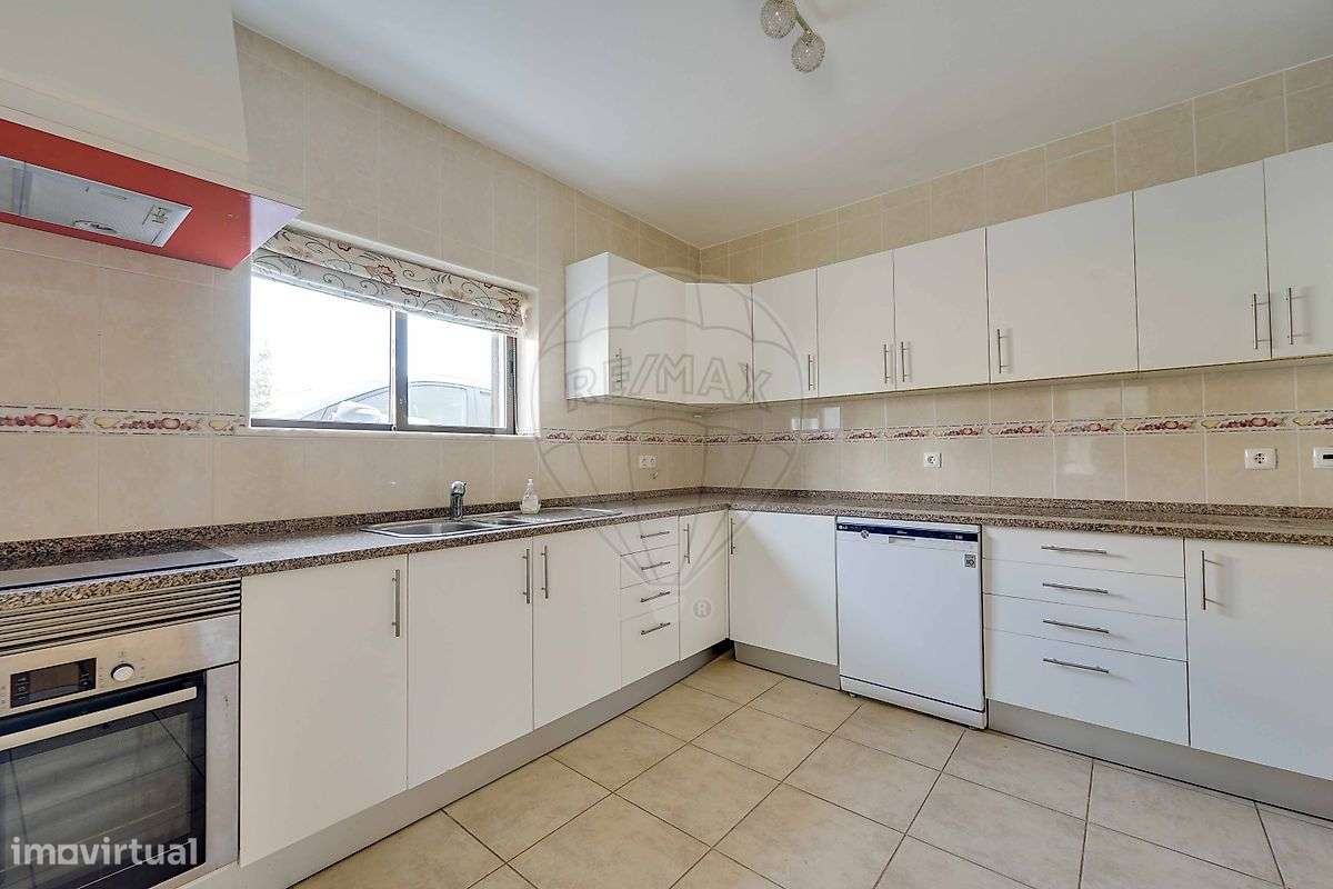 Moradia T4 para arrendamento - Grande imagem: 4/48