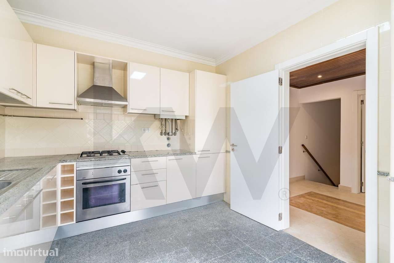 Oportunidade de investimento em Moradia Golfe Montado - T3-5