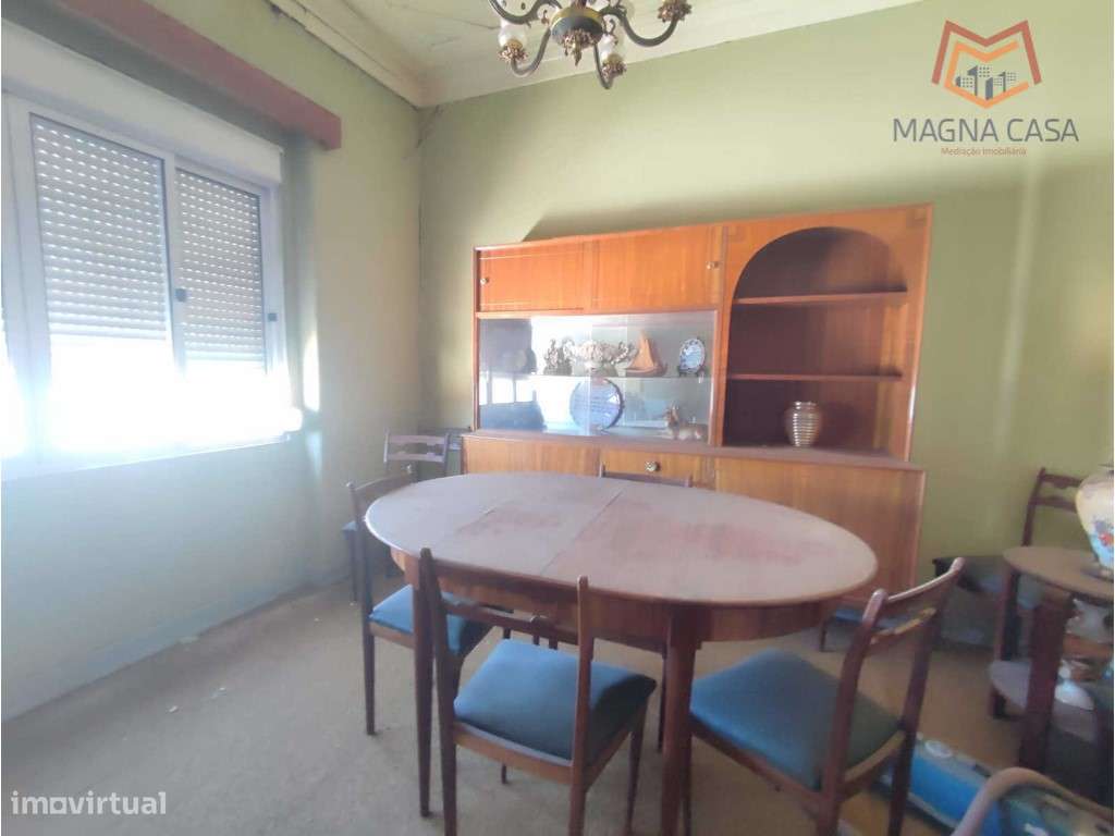 Moradia em Propriedade Total com 3 apartamentos T3, + 1 apartamento...-48