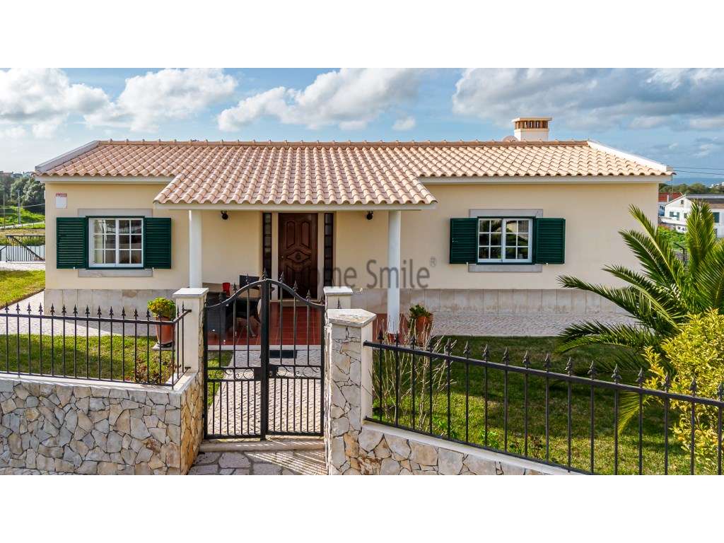 MORADIA COM PISCINA. EXCELENTE QUALIDADE-44