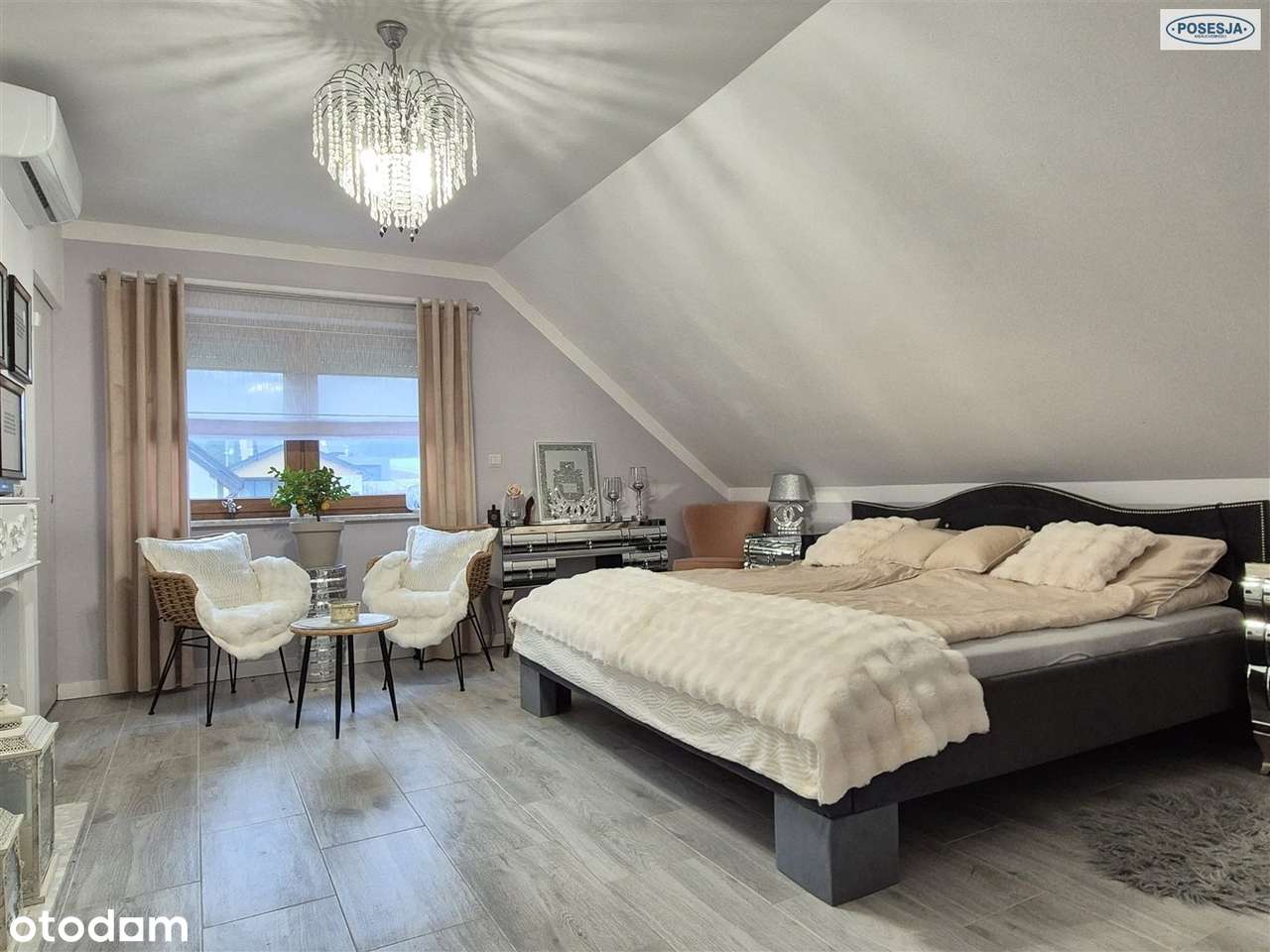 Dom przy lesie z dużym tarasem-12