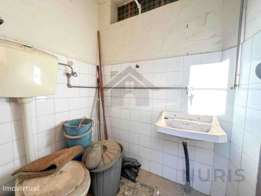 Moradia T3 com Espaço Comercial para Venda em Portimão-21