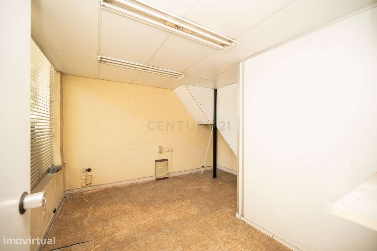 Loja de 170m2 em Alcântara - Grande imagem: 2/24