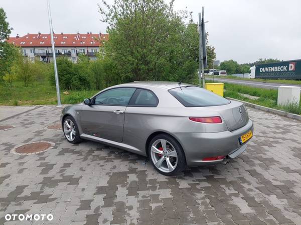 Alfa Romeo GT 1.9JTD 16V Q2 - 3