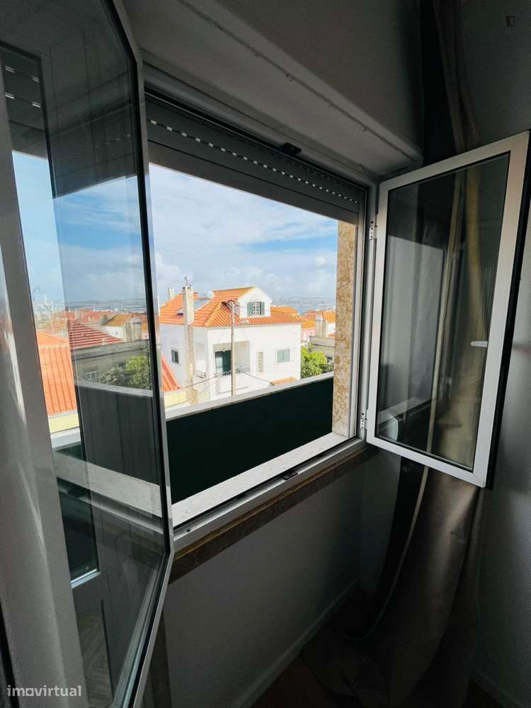 Quarto - localizado em Trafaria Lisbon - Grande imagem: 2/10
