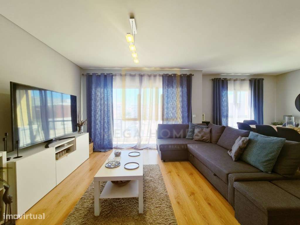 Apartamento T3 com Terraço e 3 WC, em Lagoa.-33