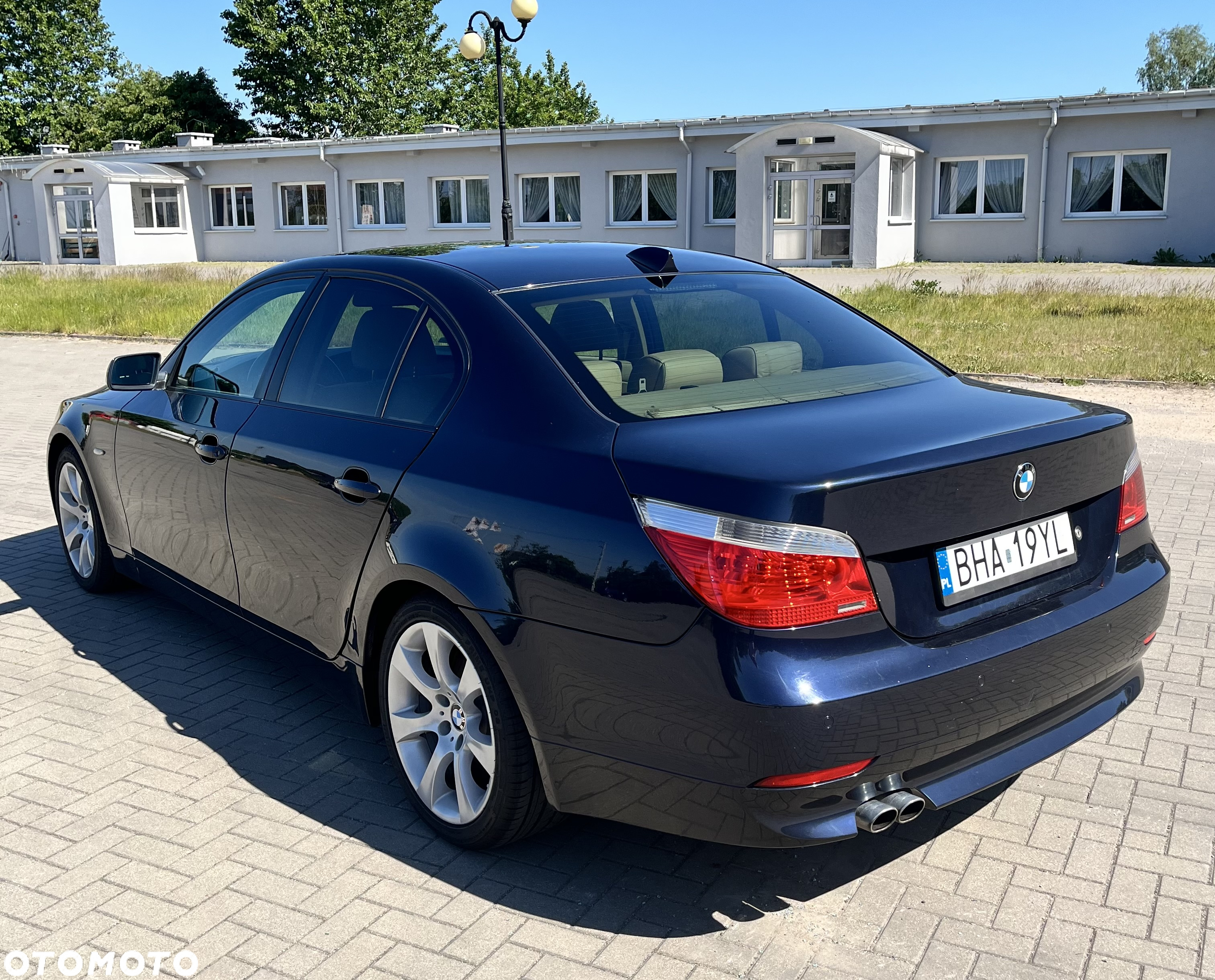 BMW Seria 5 523i - 6