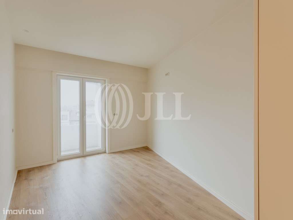 Apartamento T4 com varanda e garagem nas Antas Porto-17