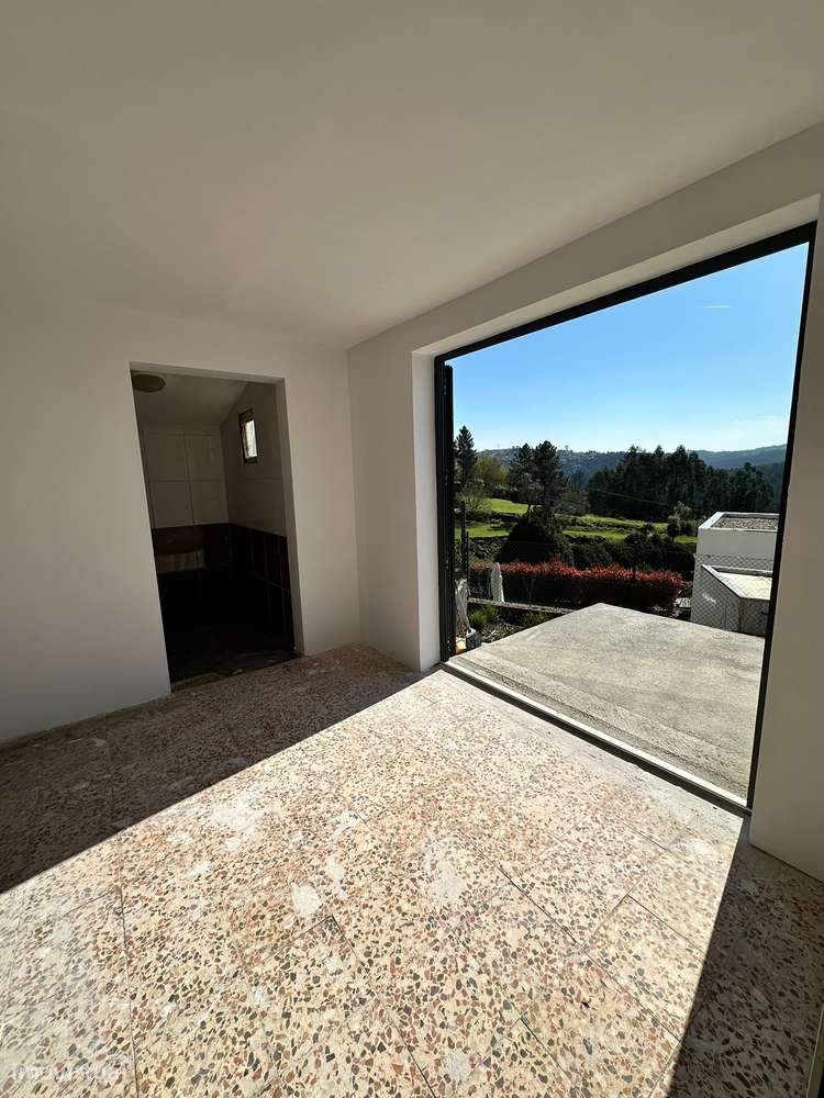 Moradia T2 | Para Remodelar | Garagem | Lomba | Rio Douro-18