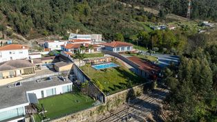 Moradia de luxo T3 com piscina aquecida em Santa Eulália, Vizela - Grande imagem: 2/51