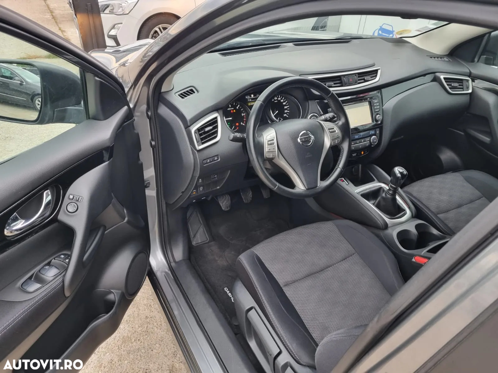 Nissan Qashqai 1.5 dCi N-Connecta - 9