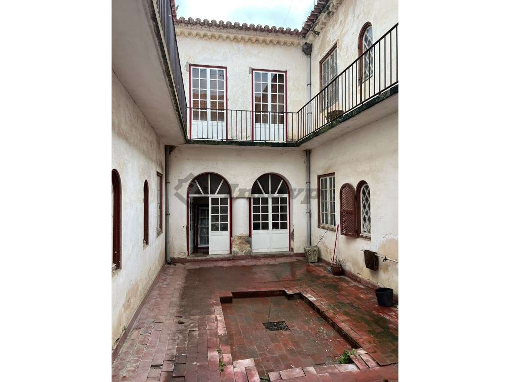 Moradia senhorial localizada na Vila de Aljustrel-6