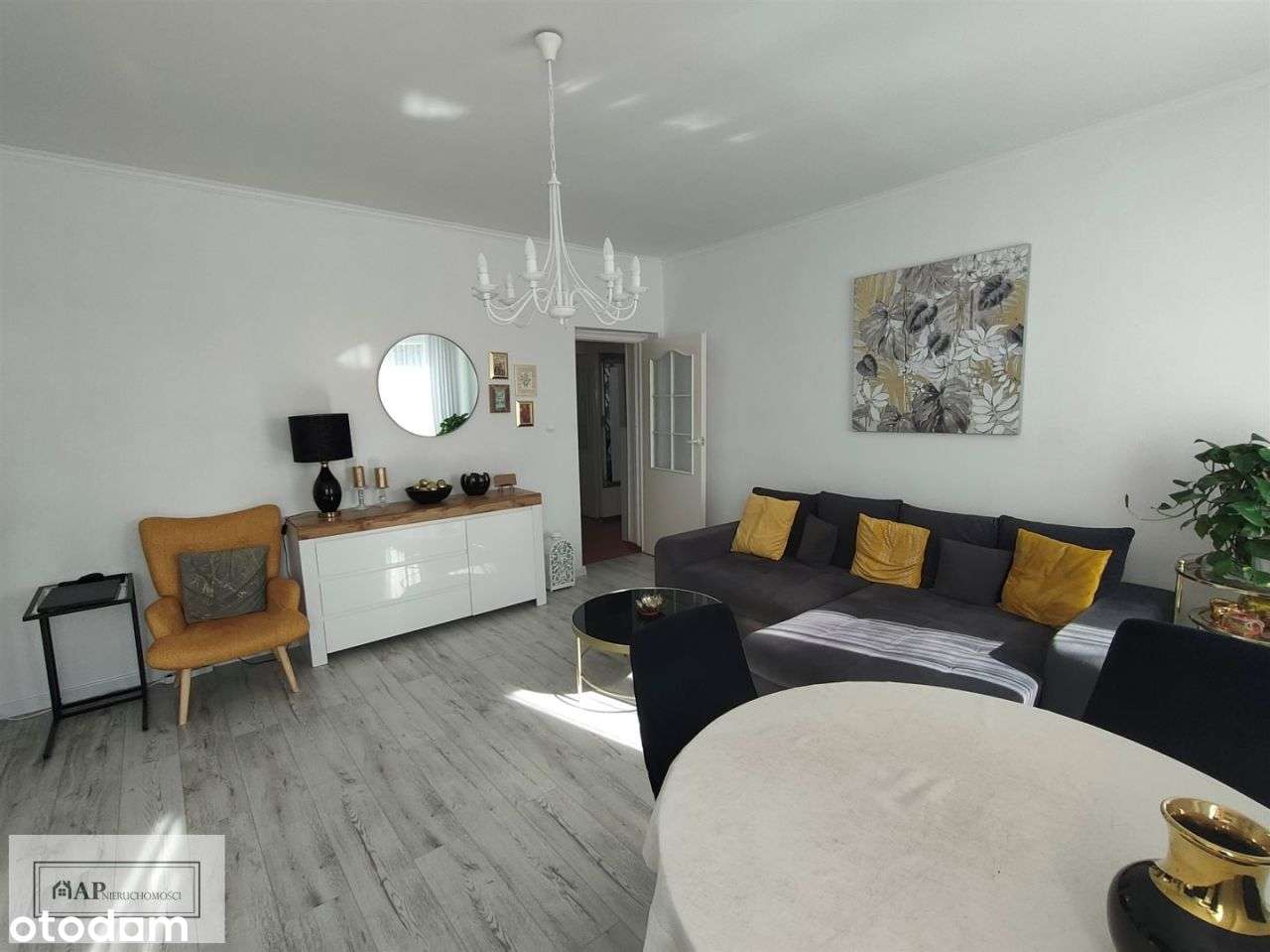 Okazja! M-3 w centrum, 1 piętro, 70 m2-1