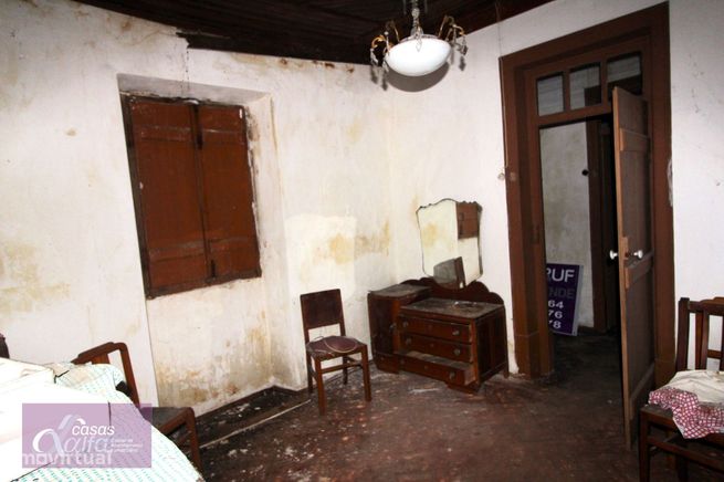 Moradia para reconstruir com terreno em Coimbrão-18