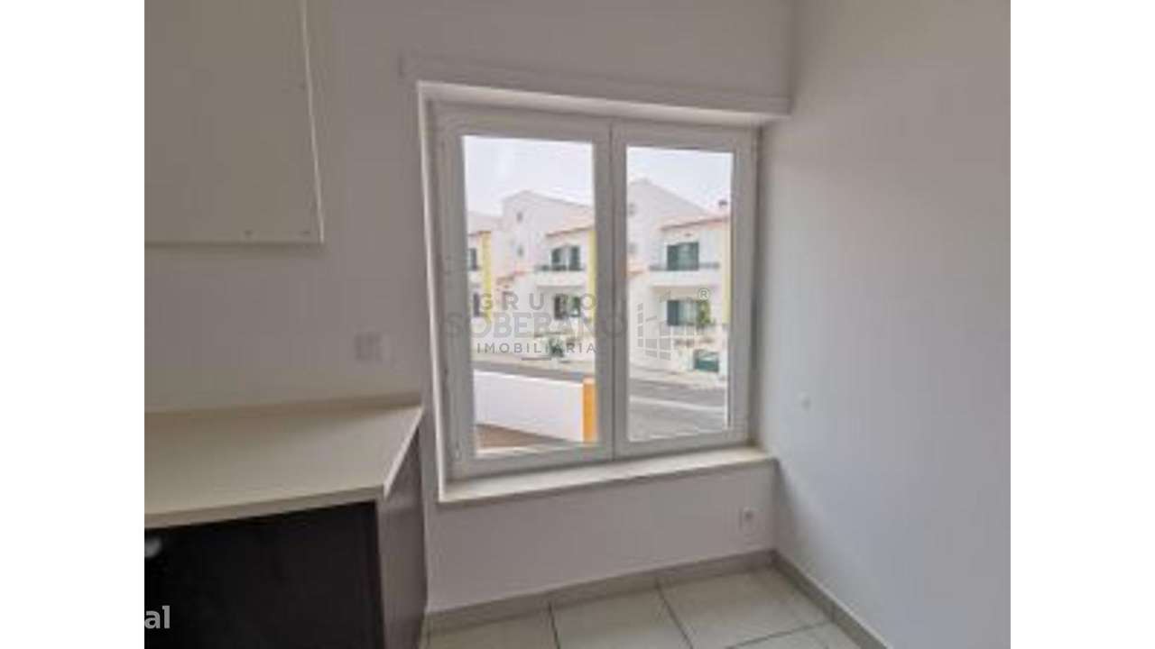 Moradia Geminada T3 em Ericeira-14