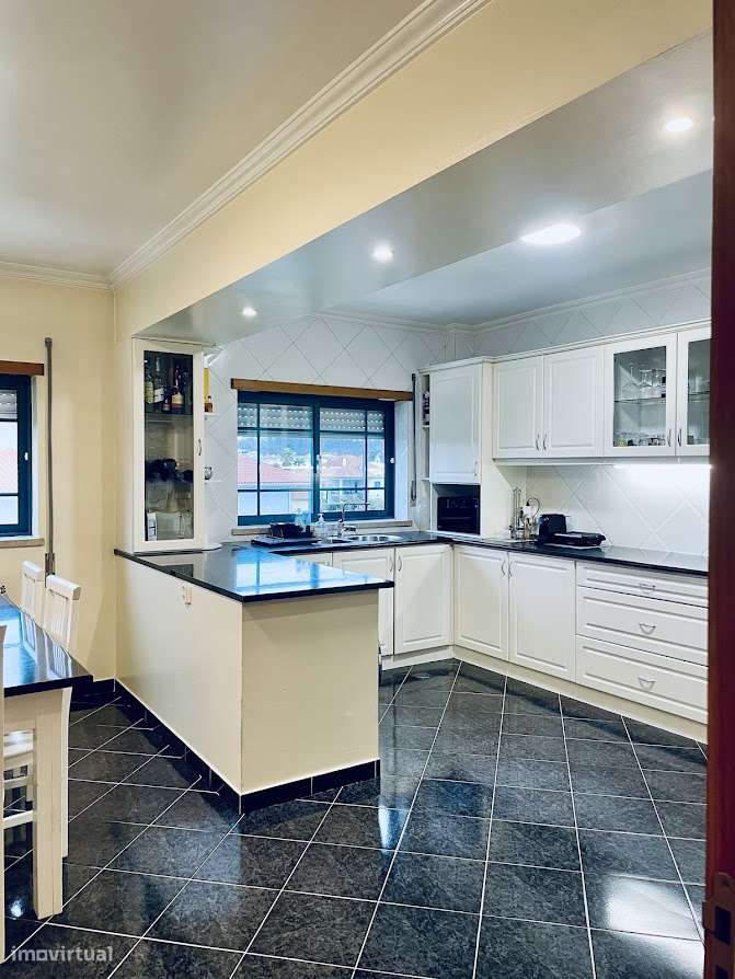 Apartamento T3 + Escritório, nos Parceiros - Grande imagem: 2/12