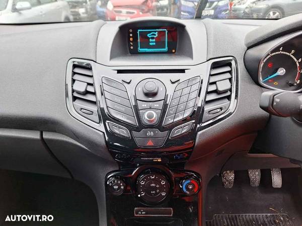 CD player Ford Fiesta 6 2013 HATCHBACK 1.0 ECOBOOST - 1