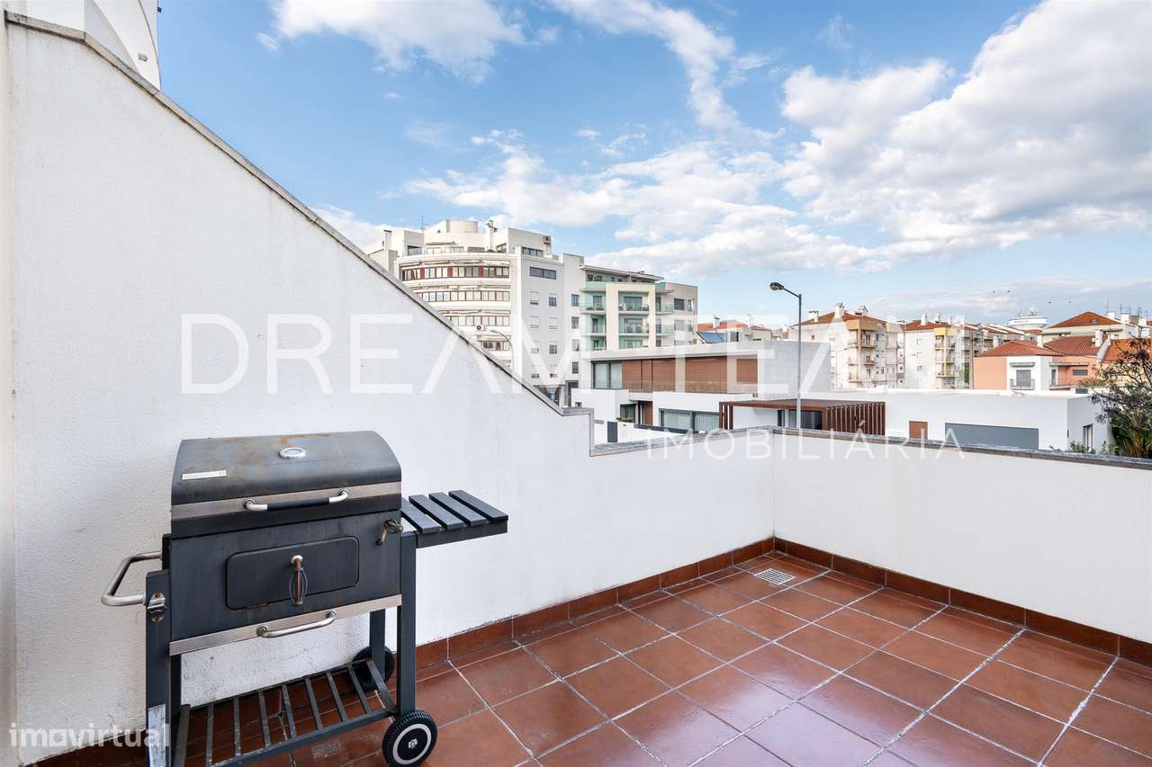 Apartamento T3 com terraço no centro do Montijo-10