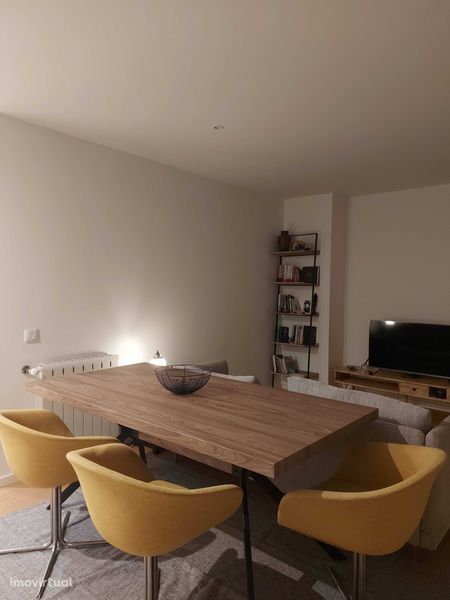 T1 em Guimarães mobilado / 1 room furnished flat + internet