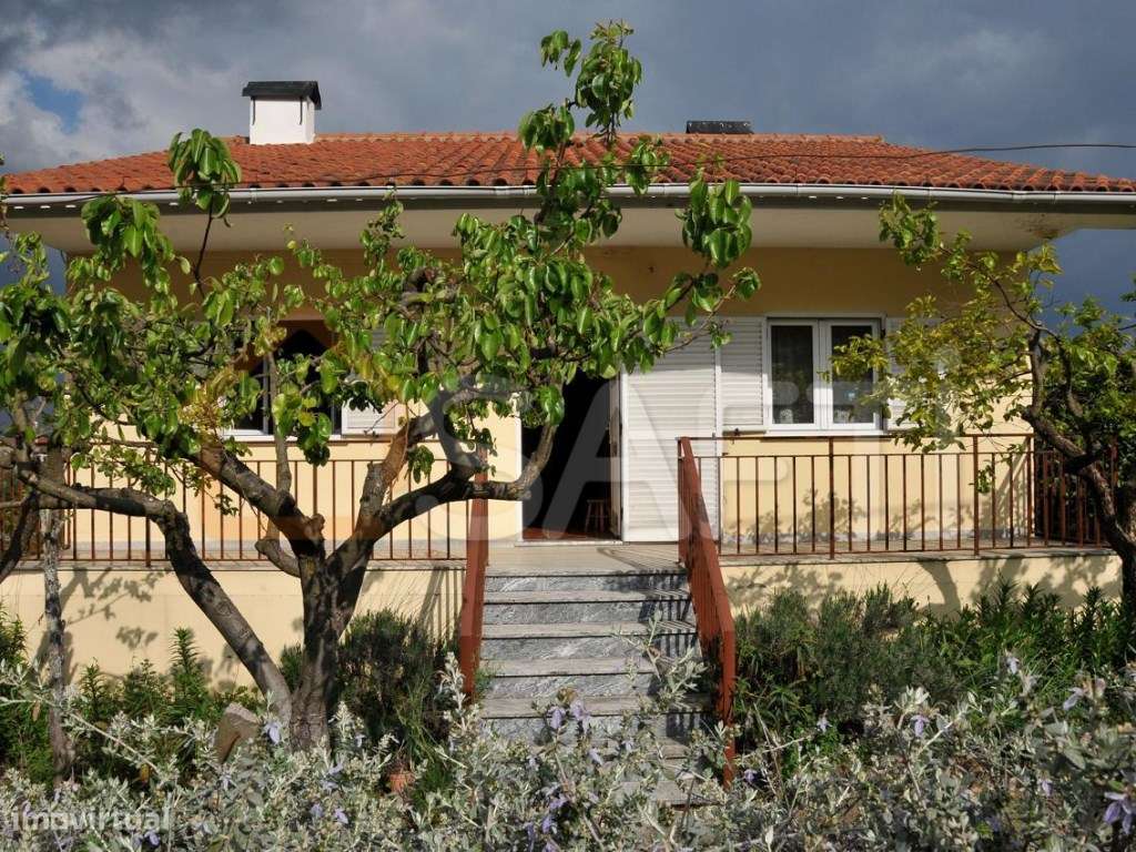 Moradia T3 Localizada nas deslumbrantes paisagens do Douro a três m... - Grande imagem: 1/10