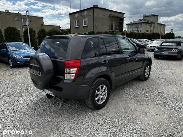 Suzuki Grand Vitara 2.4 De Luxe - 19