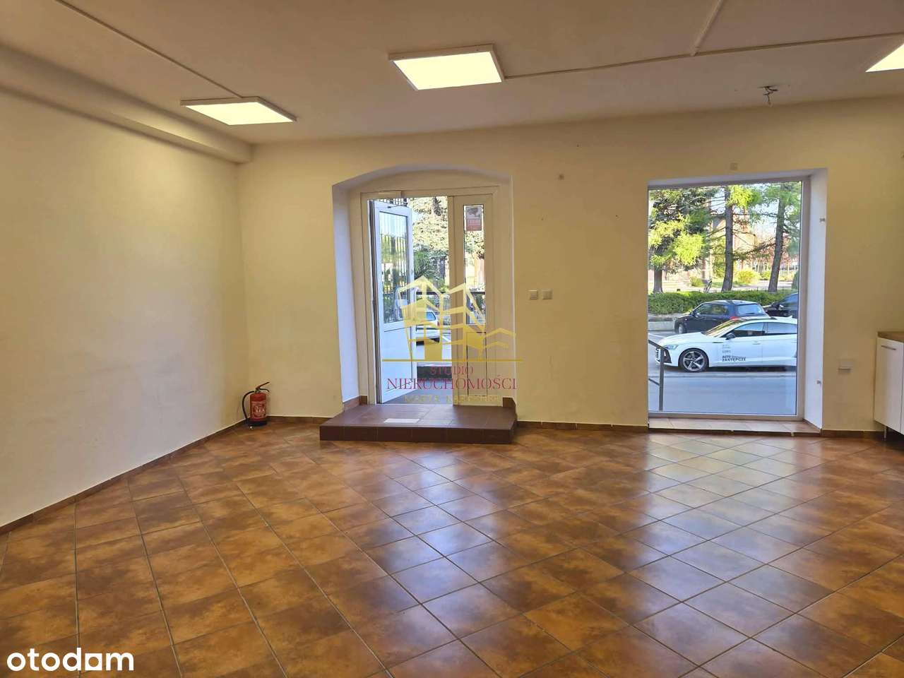 Lokal usługowy 53,8 m² | Centrum Pieszyc | Wejście z ulicy-0