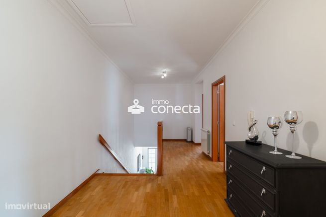 Moradia Geminada T4 com churrasqueira na Marinha Grande - Leiria-30