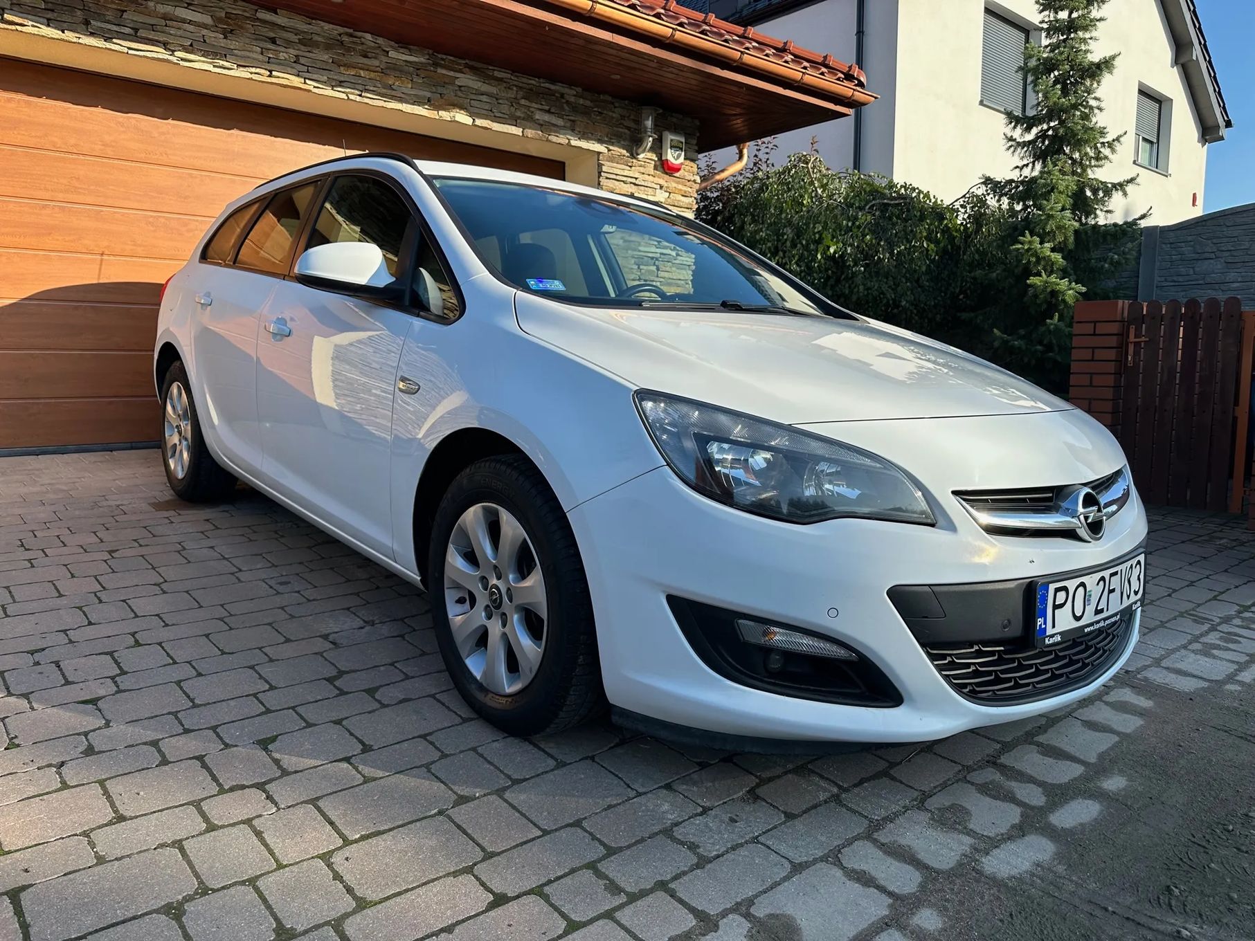 Używane Opel Astra - 27 500 PLN, 202 594 km, 2014