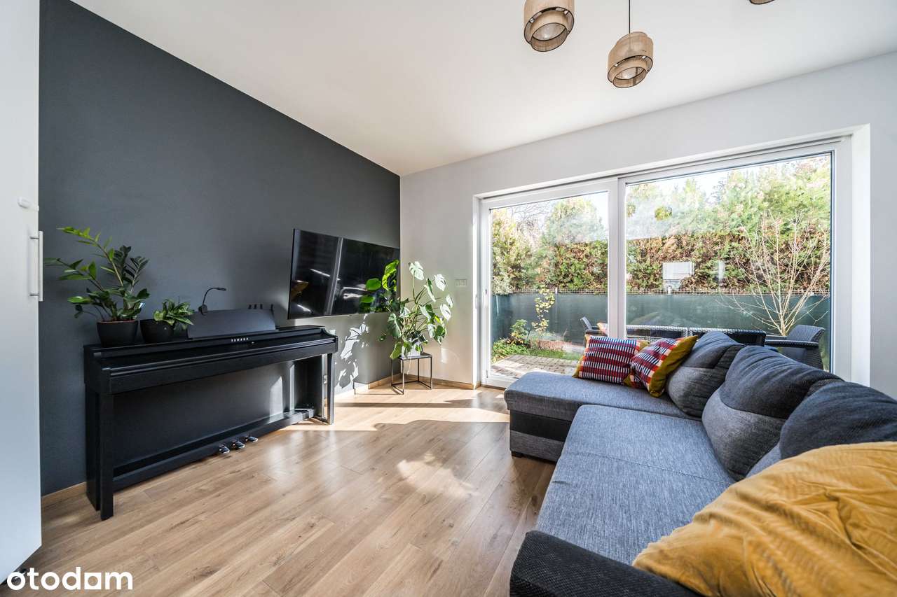 Dwupoziomowe mieszkanie do wejścia.