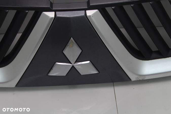 GRILL ATRAPA ZDERZAKA MITSUBISHI OUTLANDER II 06-10R - 2