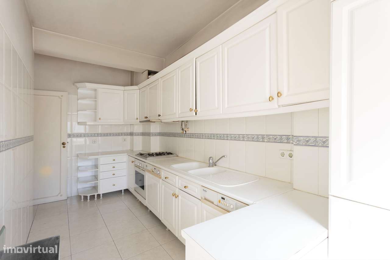 Apartamento T2 com elevador, Avenida da República, Lisboa-14