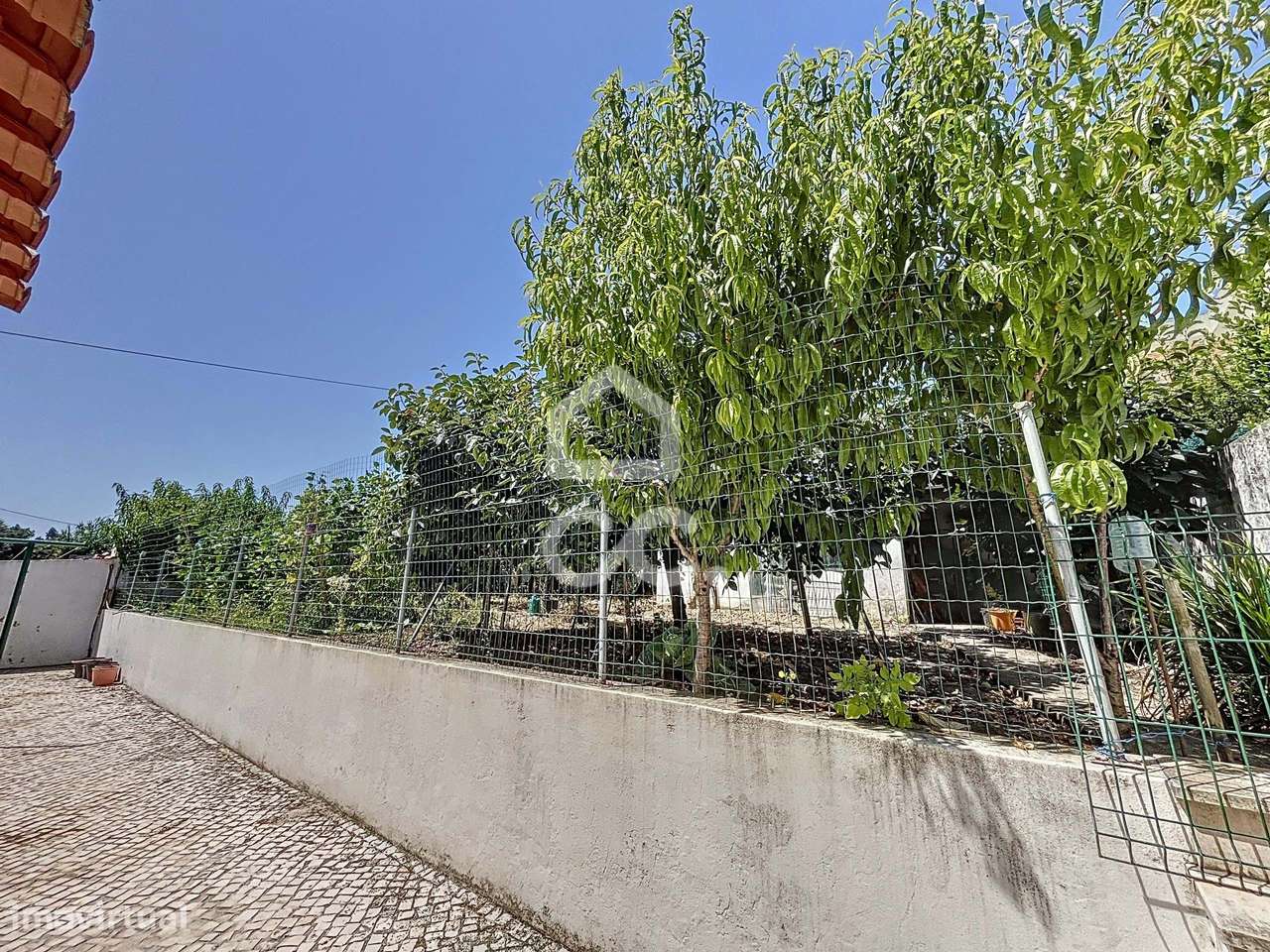 Moradia T4 com jardim, Casais da Serralheira-30