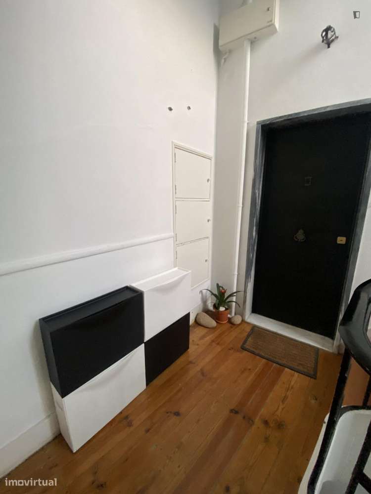 Apartamento com 1 quartos - localizado em Lapa Lisbon - Grande imagem: 2/9