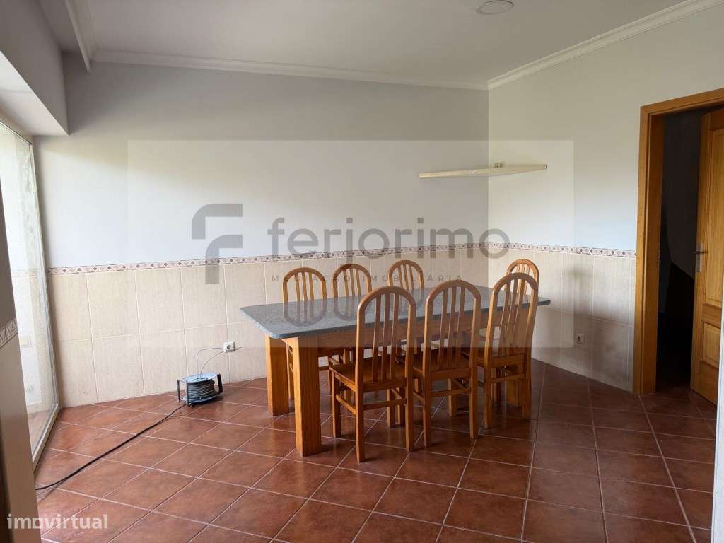 Moradia T3 - Arrendamento ; 

Arrendamento em Ponte 

Bons acessos - Grande imagem: 4/17