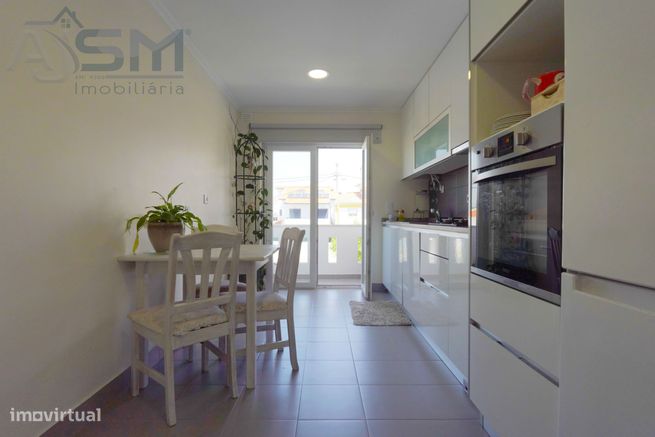 São Domingos de Rana - Apartamento T2 recente com suite e garagem-12