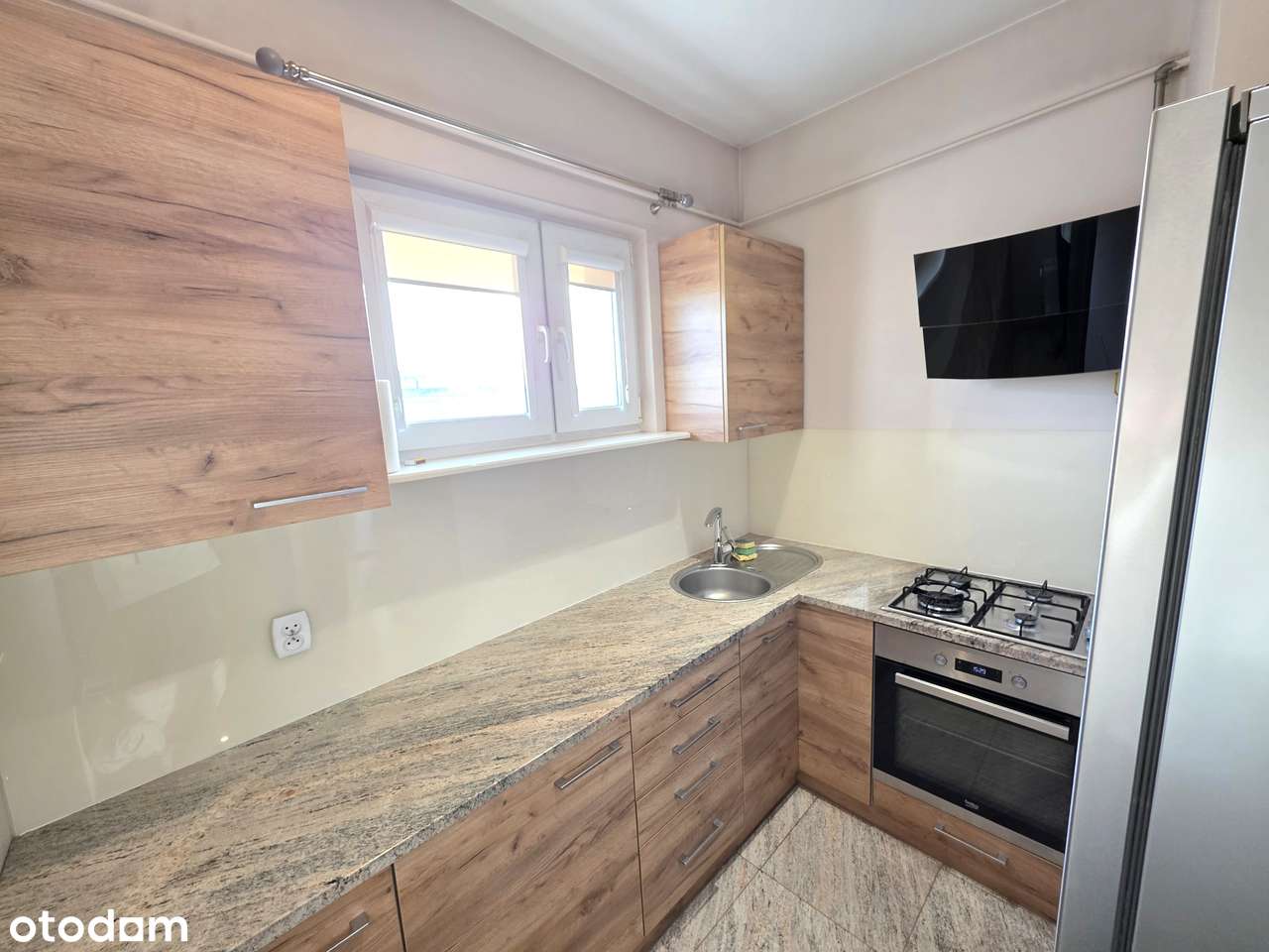 2 pokoje po generalnym remoncie na ogrodzonym i monitorowanym terenie!-6