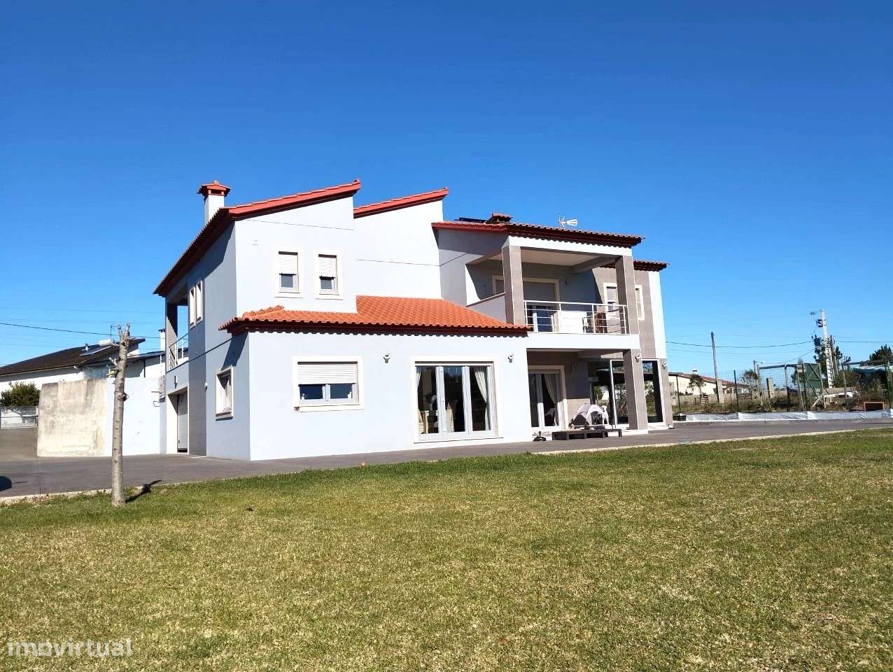 Moradia T3 com garagem e terreno - Monte Redondo, Leiria - Grande imagem: 2/32