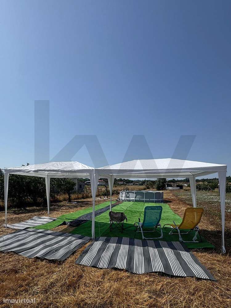 Moradia T2  com Garagem  e anexos inserida num lote de 1500 m2 de ter-25