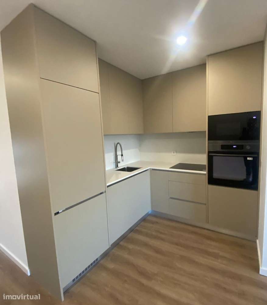 T0+Piso inferior — Sande S. Clemente, Guimarães — 175 000 €-0