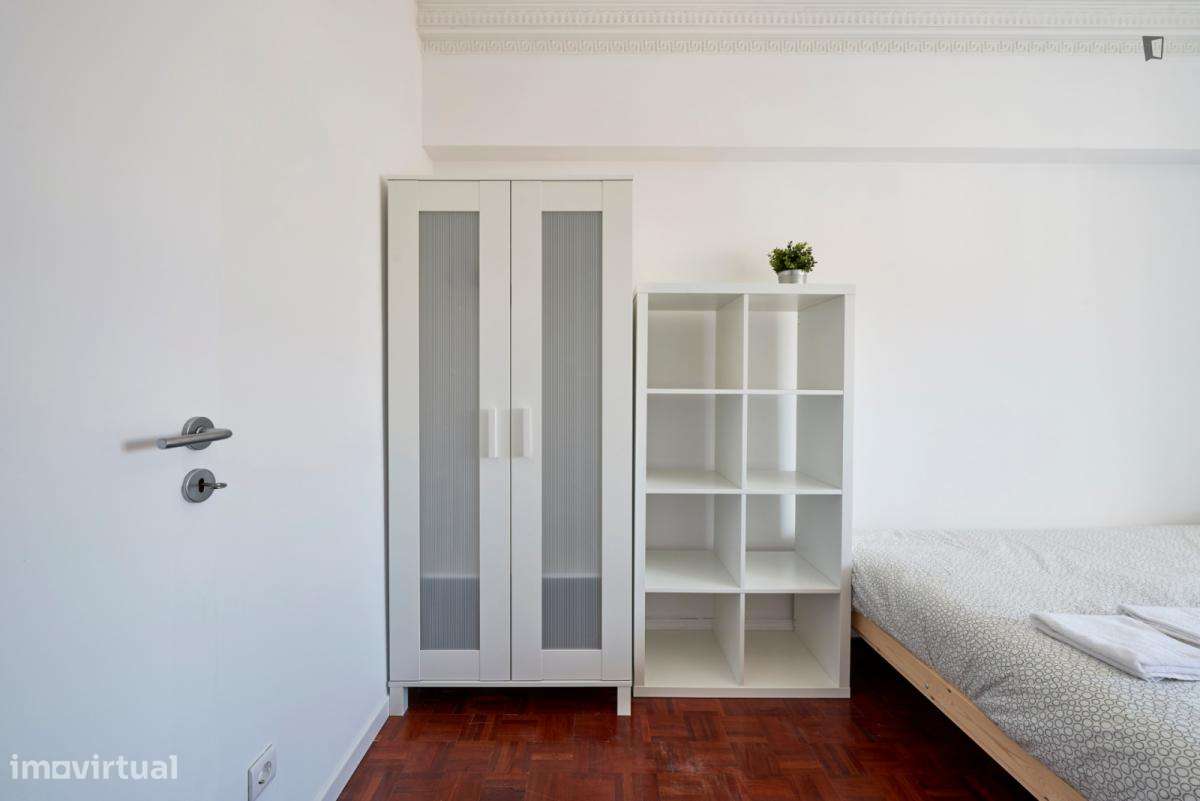 Quarto - localizado em Benfica Lisbon - Grande imagem: 2/33
