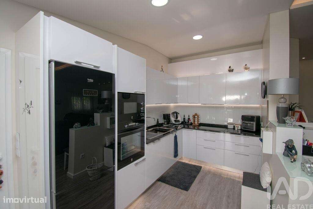 Moradia isolada T3 em Vieira de Leiria - Grande imagem: 2/35