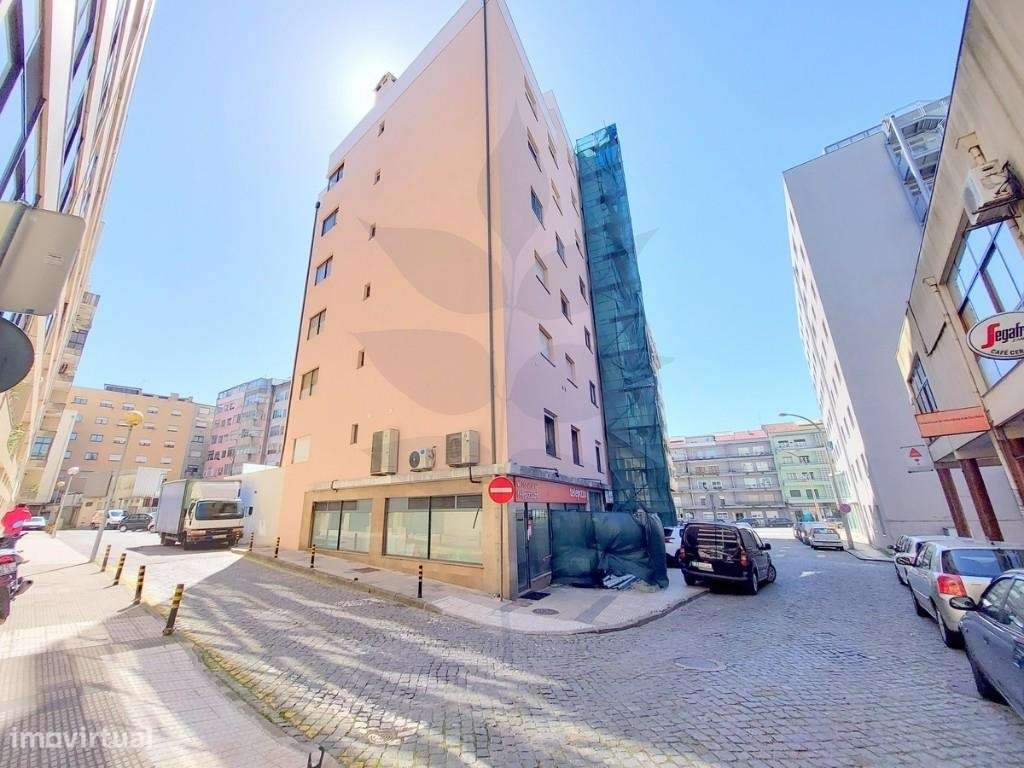 Apartamento T0 Renovado - Junto à Avenida da Liberdade, Braga-12