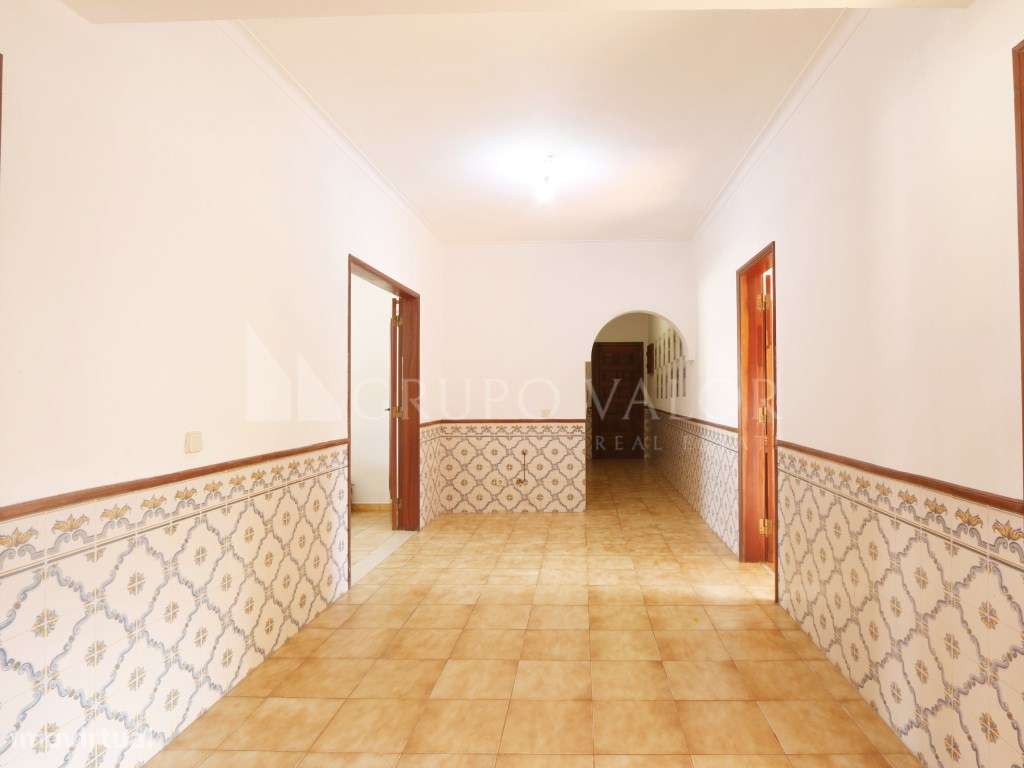 Apartamento T2 com Arrecadação, em Mem Martins-7