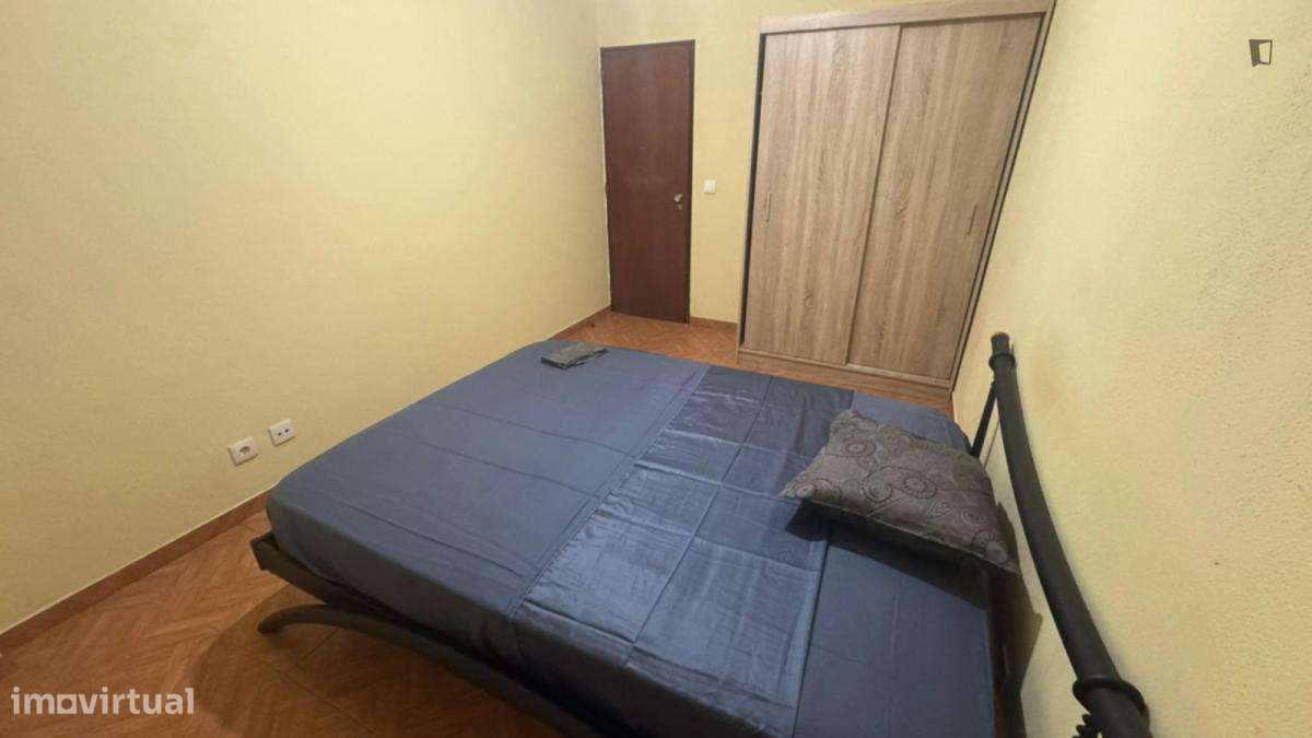 Quarto - localizado em Setubal - Grande imagem: 1/9