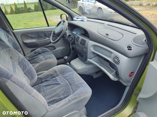 Renault Scenic - 26